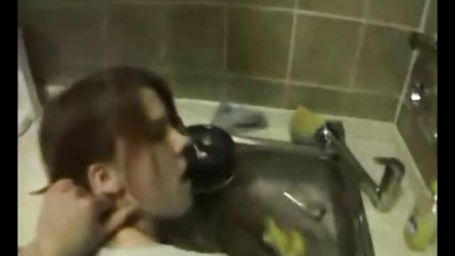 I russi video porno da scaricare gratis sul cellulare si divertono insieme