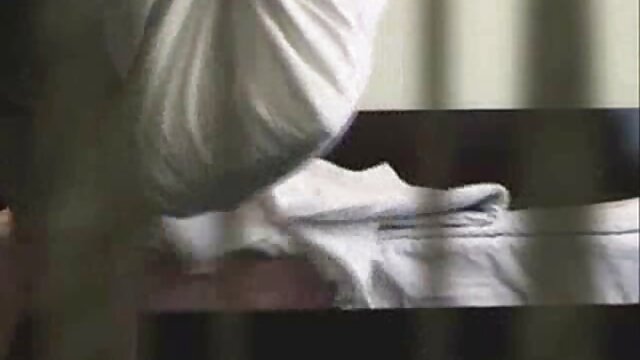 Quando sua moglie e suo amico fluttuano video porno gratis al cinema molto