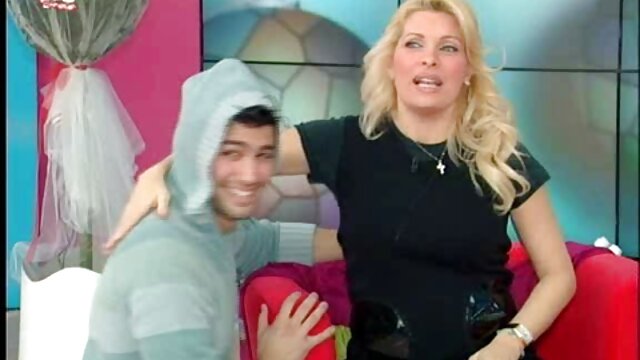 Piccola bionda, con lunghe pistole mature italiane video porno gratis