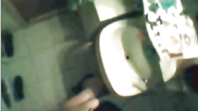 Due vergini film trans porno gratis calde trasformano una persona in una merda
